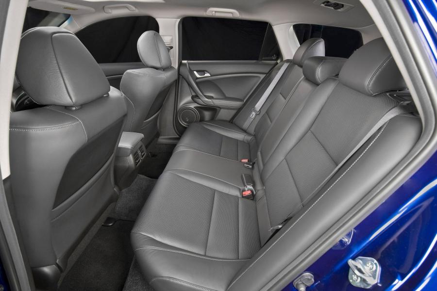 Интерьер Acura TSX Sport Wagon 2010 года  (фото 32 из 63)